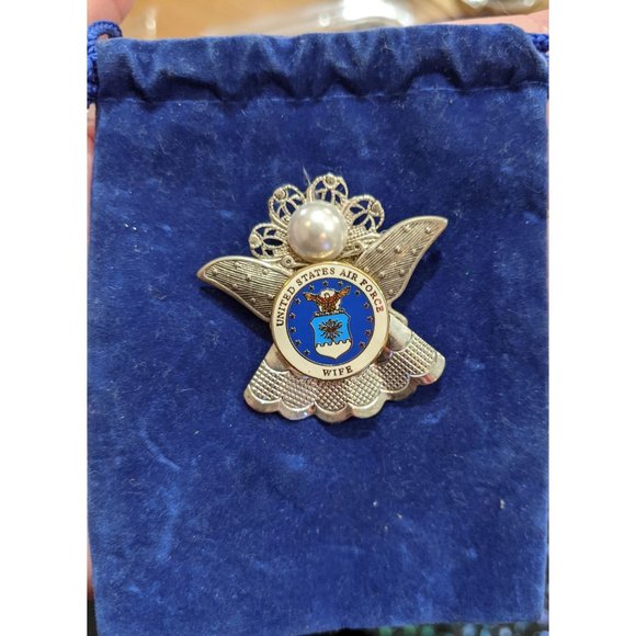 USAF Wife Angel Pin With Velvet Pouch - Picture 1 of 3